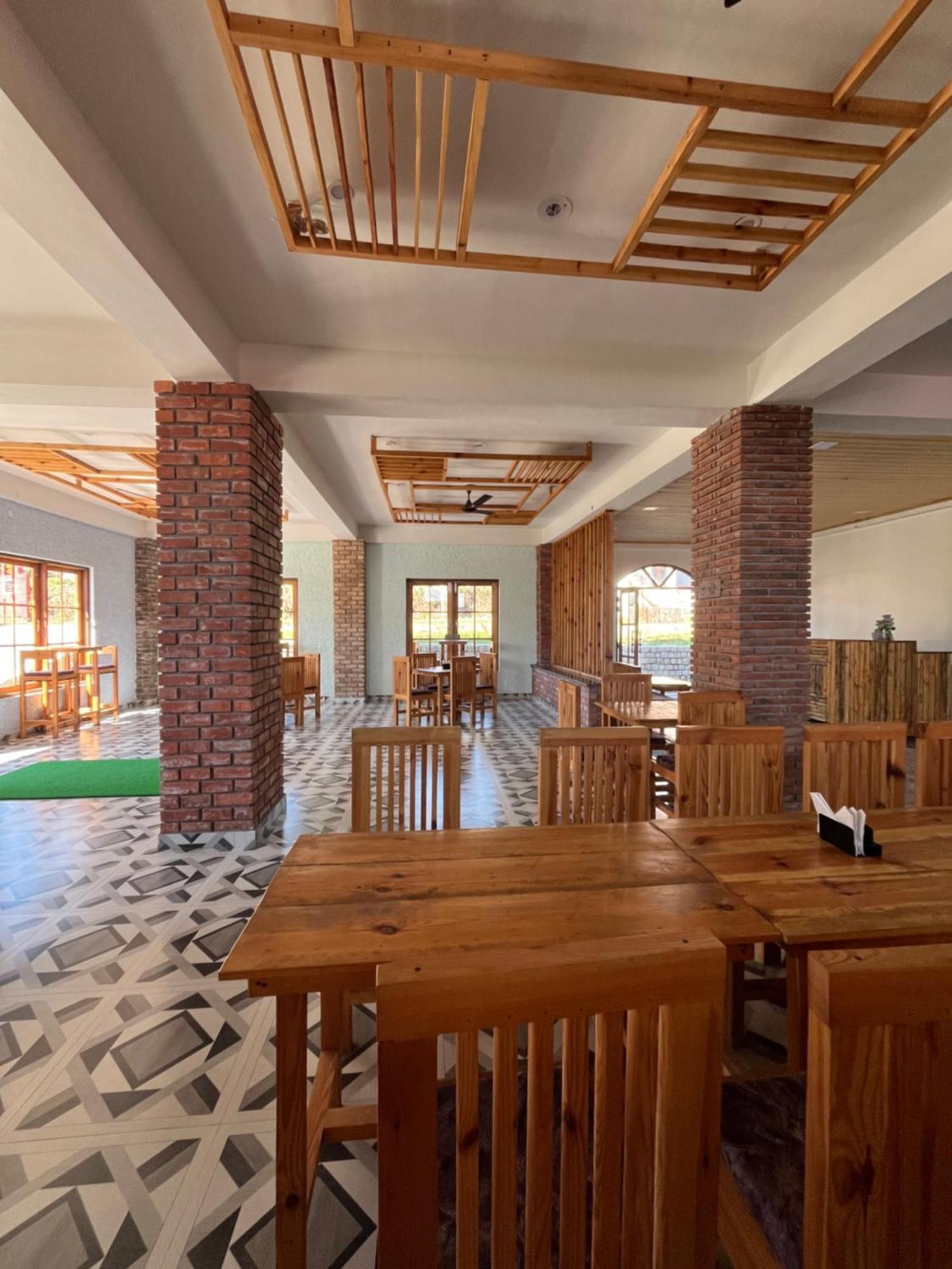 Hotel Paul Villa บีร์ ภายนอก รูปภาพ