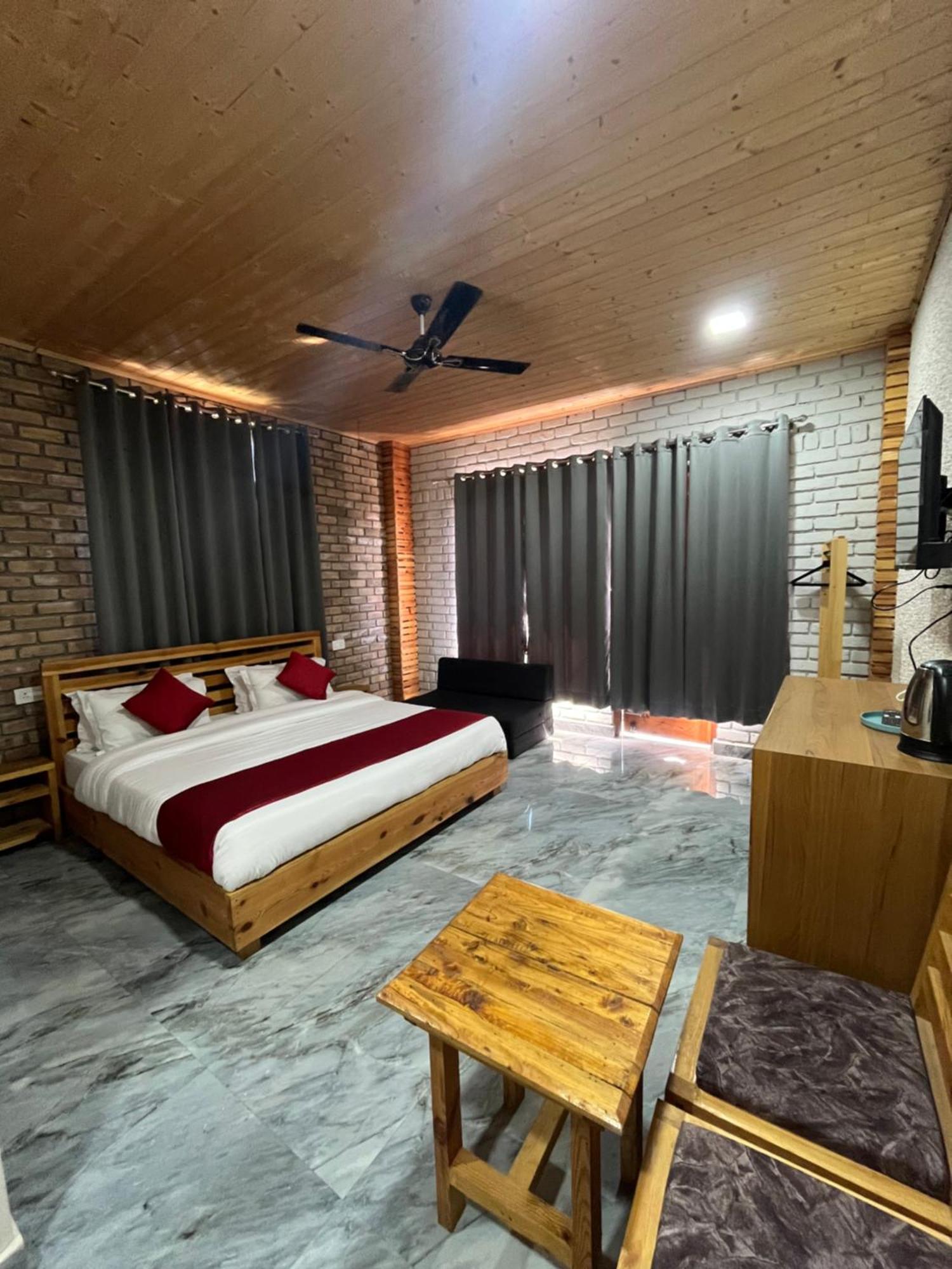 Hotel Paul Villa บีร์ ภายนอก รูปภาพ